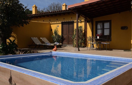 El Rosario Cottage | Private Villa for Adults with swimming pool and BBQ