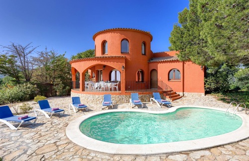 Tamariu House | Private villa in quiet surroundings for family holidays