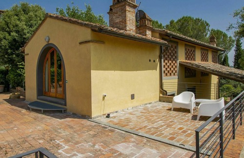 Castelfiorentino House | Private Villa with WIFI, private pool, TV, patio, panoramic view, parking, close to San Gimignano