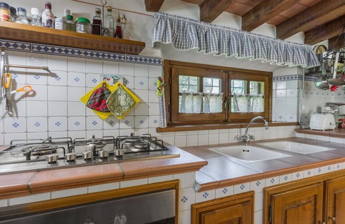 Gambassi Terme Villa | Private Villa with WIFI, private pool, A/C, TV, terrace, pets allowed, close to San Gimignano