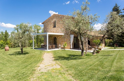 Gambassi Terme Villa | Private Villa with private pool, A/C, WIFI, TV, terrace, pets allowed, close to San Gimignano