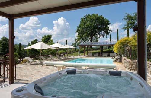 Subbiano Villa | Private Villa with hot tub, A/C, WIFI, private pool, TV, patio, panoramic view, close to Arezzo