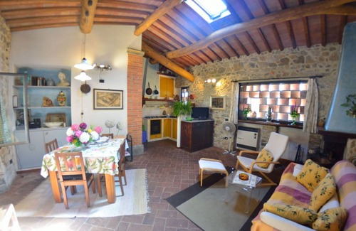 Gello Villa | Private Villa with hot tub, WIFI, private pool, A/C, TV, terrace, pets allowed, panoramic view
