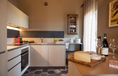 Monteu Roero Villa | Private Villa with private pool, WIFI, sauna, hot tub, A/C, TV, patio, panoramic view, close to Alba