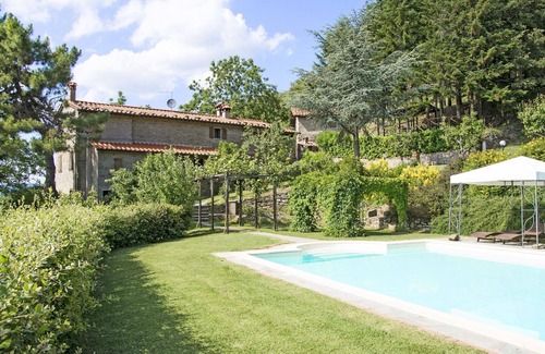 Pieve di Chio Villa | Private Villa with WIFI, A/C, hot tub, private pool, TV, terrace, panoramic view, close to Cortona