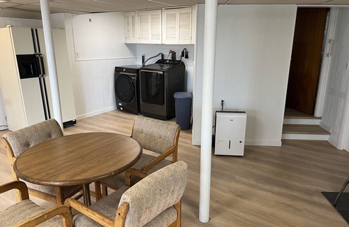 Kenyon House | Private Waterfront House, Scenic Sunset Views