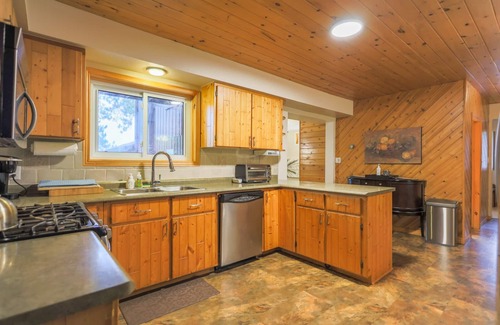 Lavigne House | Private Waterfront 4 Season Cottage - Must See!