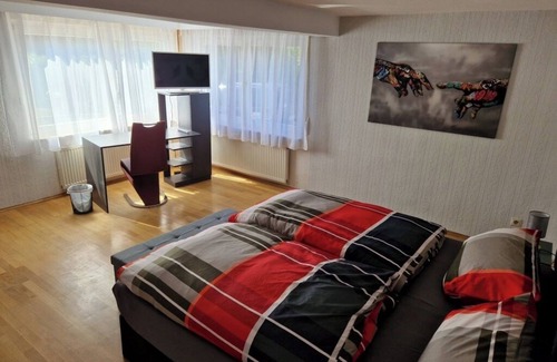 Neu-Anspach House | Privates Gästehaus, Ideal für Geschäftsreisende, Monteure und Urlaube