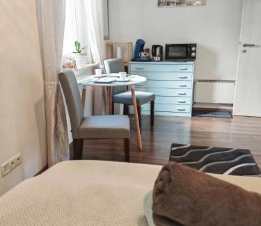 Hochdorf-Assenheim House | Privates Zimmer mit eigenem Bad in Hochdorf-Assenheim