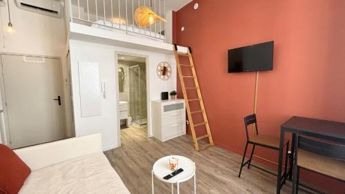 Prado - Republique Apartment | Proche Palais Des Festivals, T2 avec Mezzanine - Palmazur Vacances