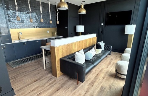 North Chesterfield Apartment | Professional & FunctionalnModern Stay Near Hospitals,Sky Lounge + Outdoor Pool