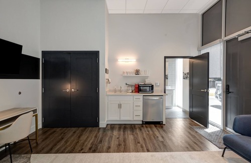 Merry Oaks Apartment | Professional Retreat Double Queen Room