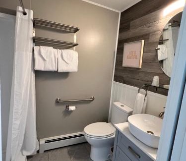 Twin Mountain Hotel | Profile Deluxe Motel