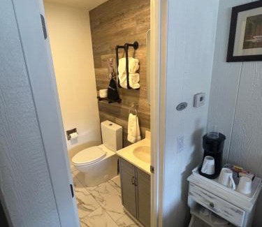 Twin Mountain Hotel | Profile Deluxe Motel