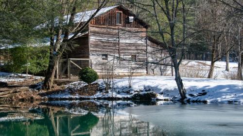 Mineral Bluff House | Project Chimps Historic Cabin