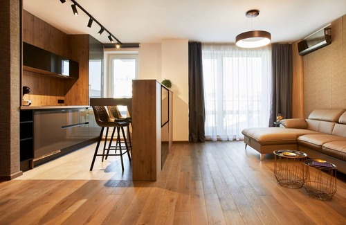 Tractorul Apartment | Promenada Studios