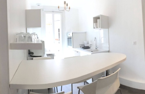 Faubourg North Apartment | PROMOTION Jardin Darcy hyper center, Gare-ville parking at the peaceful foot