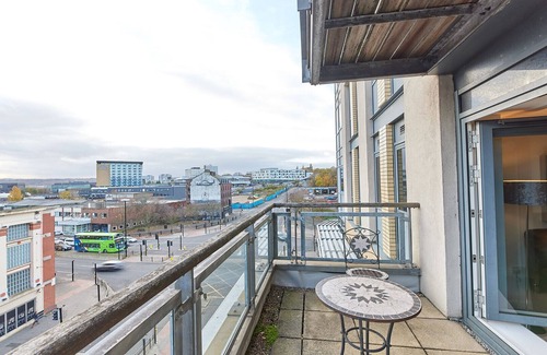Newcastle-upon-Tyne Apartment | Properties Unique | Grainger