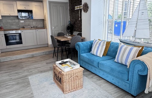 West Looe Cottage | Prospect Cottage - sleeps 8 guests in 3 bedrooms
