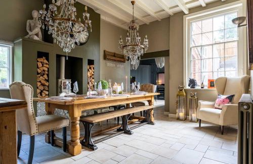 Betley House | Prospect House - Luxury Georgian Stay with Hot Tub