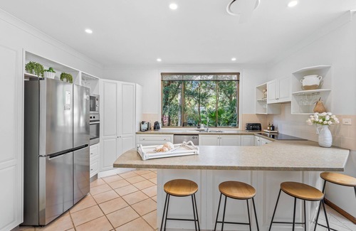 Pearl Beach House | prospect@pearl - Executive Beach Retreat- sleeps 8 (no pets or parties)