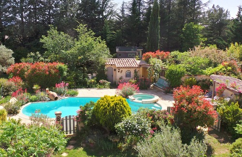 Saint-Saturnin-les-Apt Villa | Provence/Luberon - Detached villa with pool and jacuzzi (8 pers.)