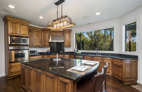 Tatum Place House | PRVT TENNIS/PICKLEBALL COURT, GIGANTIC HEATED POOL, SHUFFLEBOARD, PUTTPUTT GOLF!