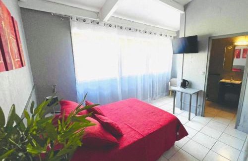 Cornebarrieu Hotel | Ptit Tanique