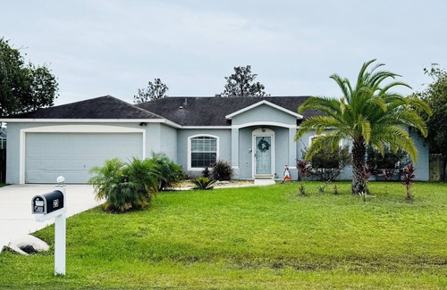 Indian Trails House | Pug Paradise – Family-Friendly Home w/Pool, Games & 15 Min to Beach