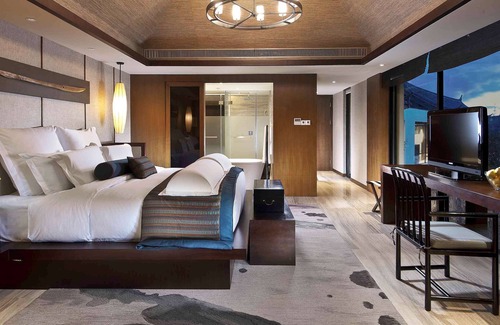 Shuhe Old Town Resort | Pullman Lijiang Resort and Spa