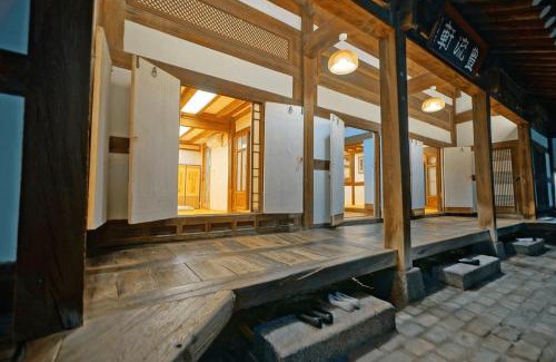 Jeonju House | Pungryuheon Hanok private house