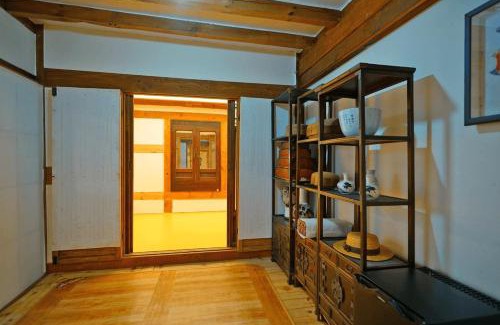 Jeonju House | Pungryuheon Hanok private house