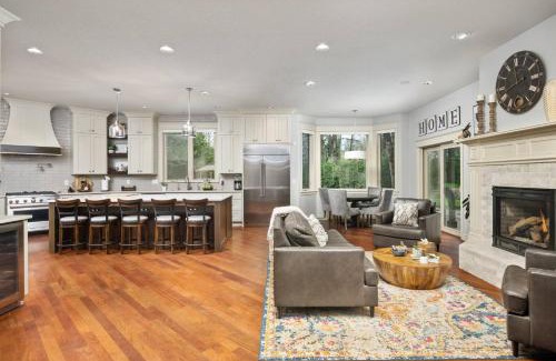 Newberg House | Punkin Manor