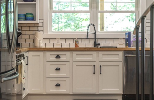 Mayfield House | Pura Vida Cottage on Chandler Lake