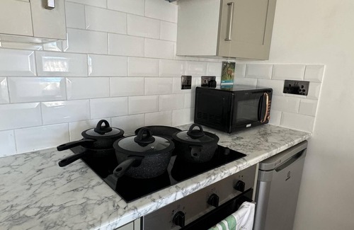 West Cliff Apartment | Purbeck Inn Apartment in Bournemouth Town Centre