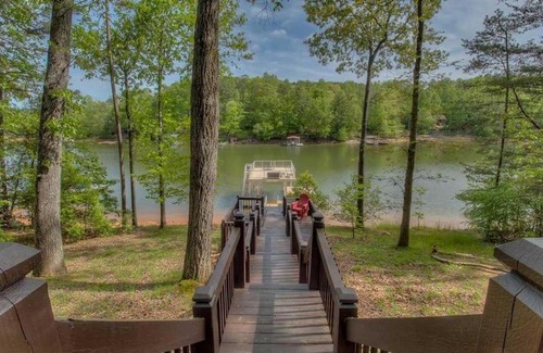 Blairsville House | Pure Pleasure on the Lake