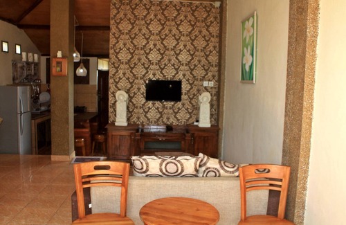 Andong House | Puri Raka Raka around the greenery view