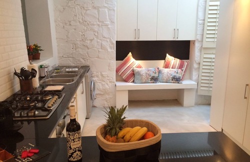 Cape Town City Centre Apartment | Purple House