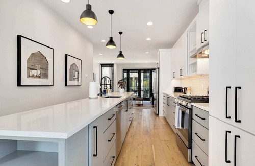 Downtown House | Pursuit - Trailhead Mews - Optional BlakeSt Access