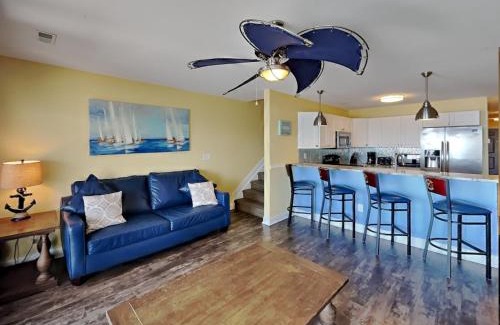 Put-in-Bay House | Put-in-Bay Waterfront Condo #202