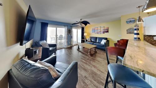 Put-in-Bay House | Put-in-Bay Waterfront Condo #104