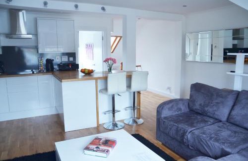 Thamesfield Apartment | Putney Lane