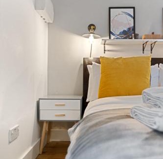 Thamesfield Apartment | Putney Thames garden flat