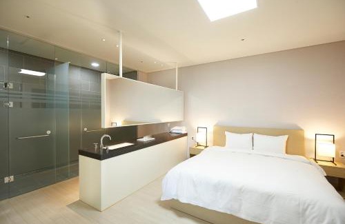Bongpyeong Hotel | Pyeongchang The White Hotel