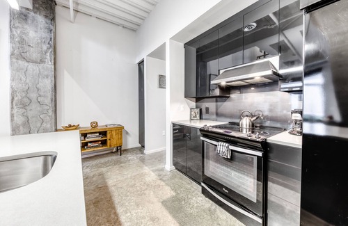Uptown Apartment | Q21