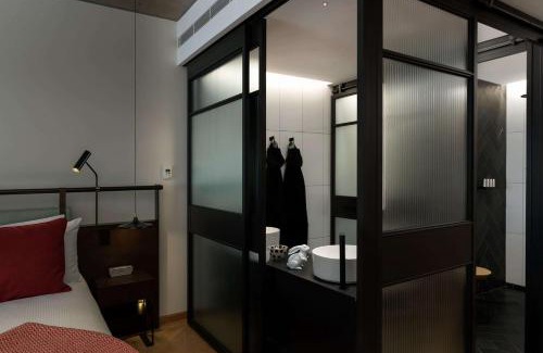 Melbourne Central Business District Hotel | QT Melbourne