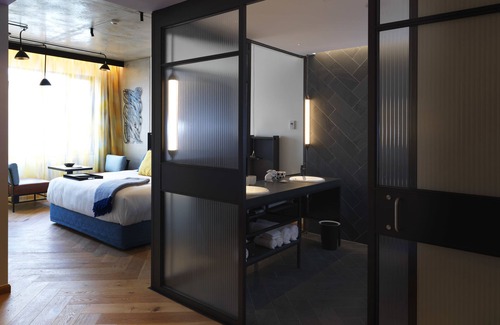 Melbourne Central Business District Hotel | QT Melbourne