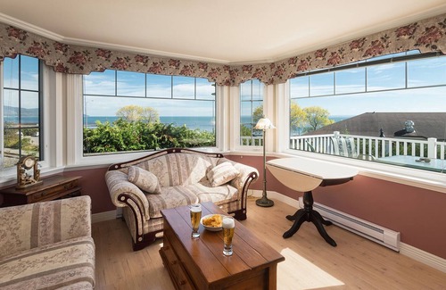 Pointe-au-Pic Ski Chalet | QUA-15 (On foot from the Casino de Charlevoix)