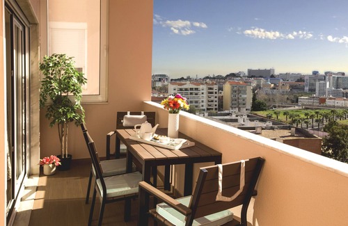 Falca Apartment | QUAD 3 Apartment with Balcony, Air Conditioned, Garage, City view, 24/7 security