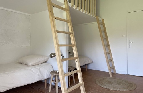 Chatte House | Quad room-Comfort-Shared Bathroom-Countryside view